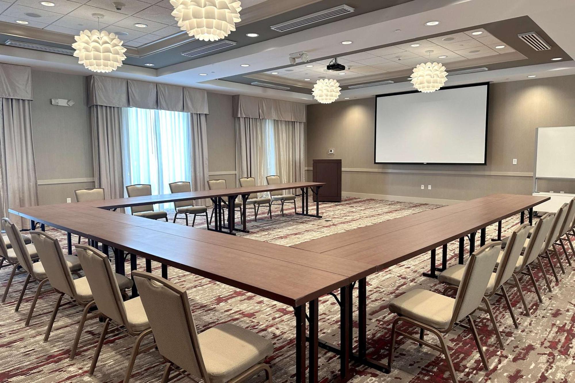 Hilton Garden Inn Olathe Εξωτερικό φωτογραφία