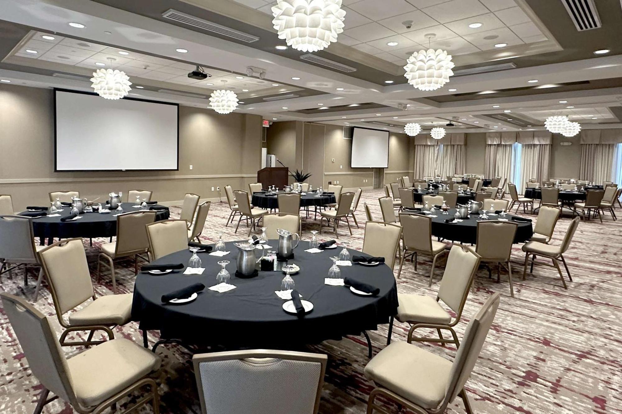 Hilton Garden Inn Olathe Εξωτερικό φωτογραφία